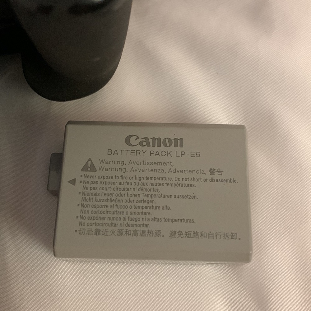 CANON REBEL XS EOS Digital Camera pop out display screen IMAGE STABILIZER LENSE - Picture 14 of 16